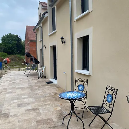 Holiday home Maison Avec 6 Et 4sdb A 15min De Jossigny